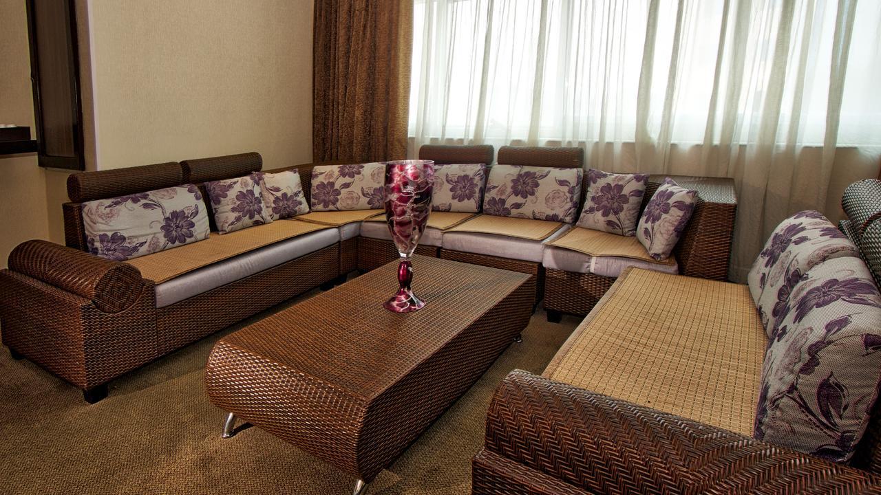 Elilly International Hotel Addis Ababa Exterior photo